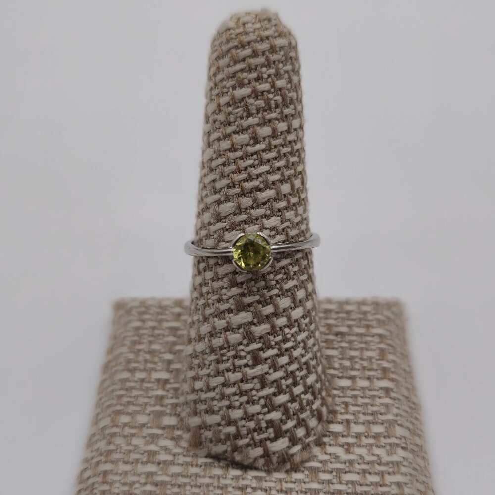 Size 7.75 Sterling Silver Round Green Cubic Zirconia Gem Ring A1764